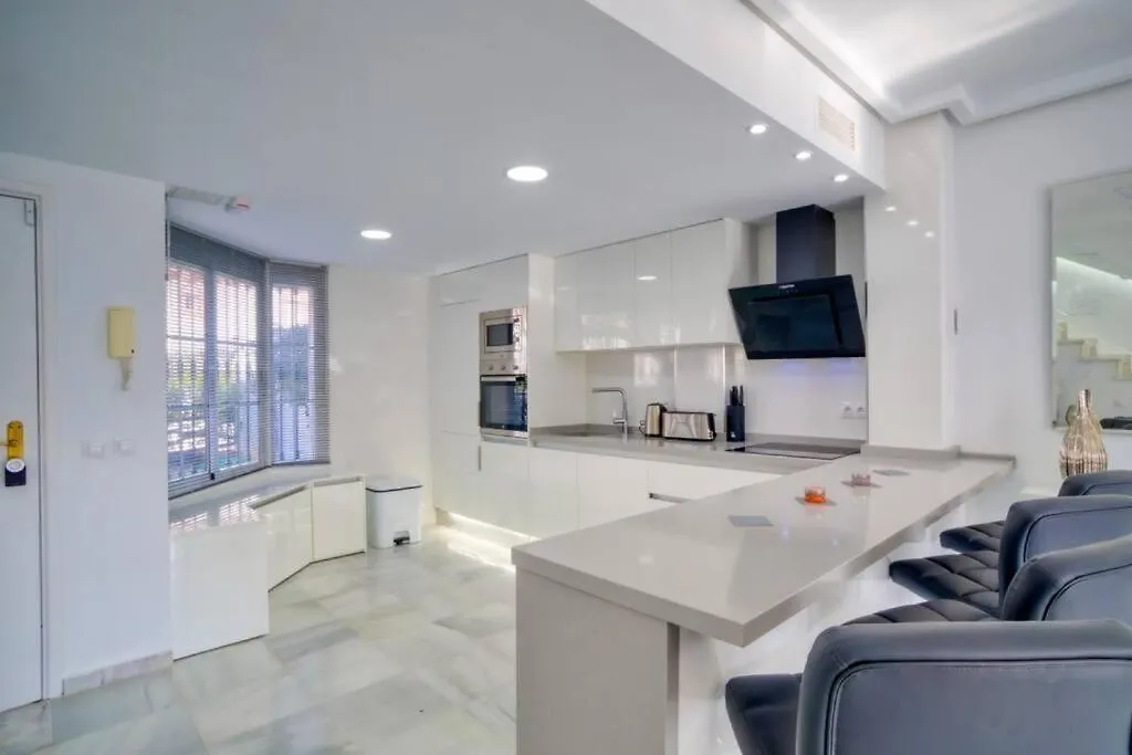 Marbella Luxury Home With Games Room & Sea Views