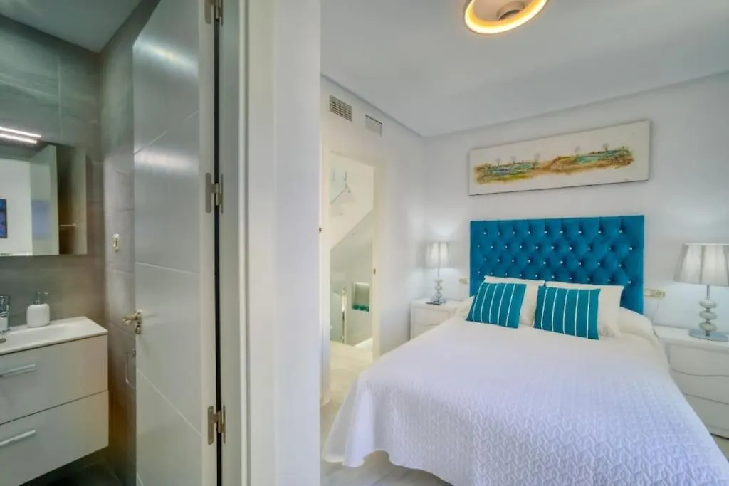 Marbella Luxury Home With Games Room & Sea Views Holiday home